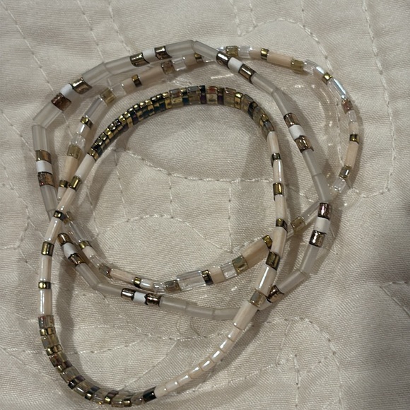 (3)Elegant Gold and Cream Bangle Set -Stretch - Picture 5 of 5